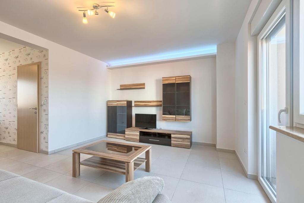 Lovely Fazana Apartments 400M From The Sea ภายนอก รูปภาพ