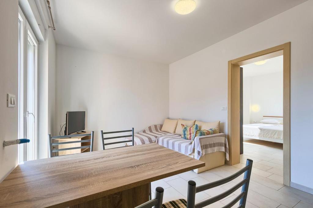 Lovely Fazana Apartments 400M From The Sea ภายนอก รูปภาพ